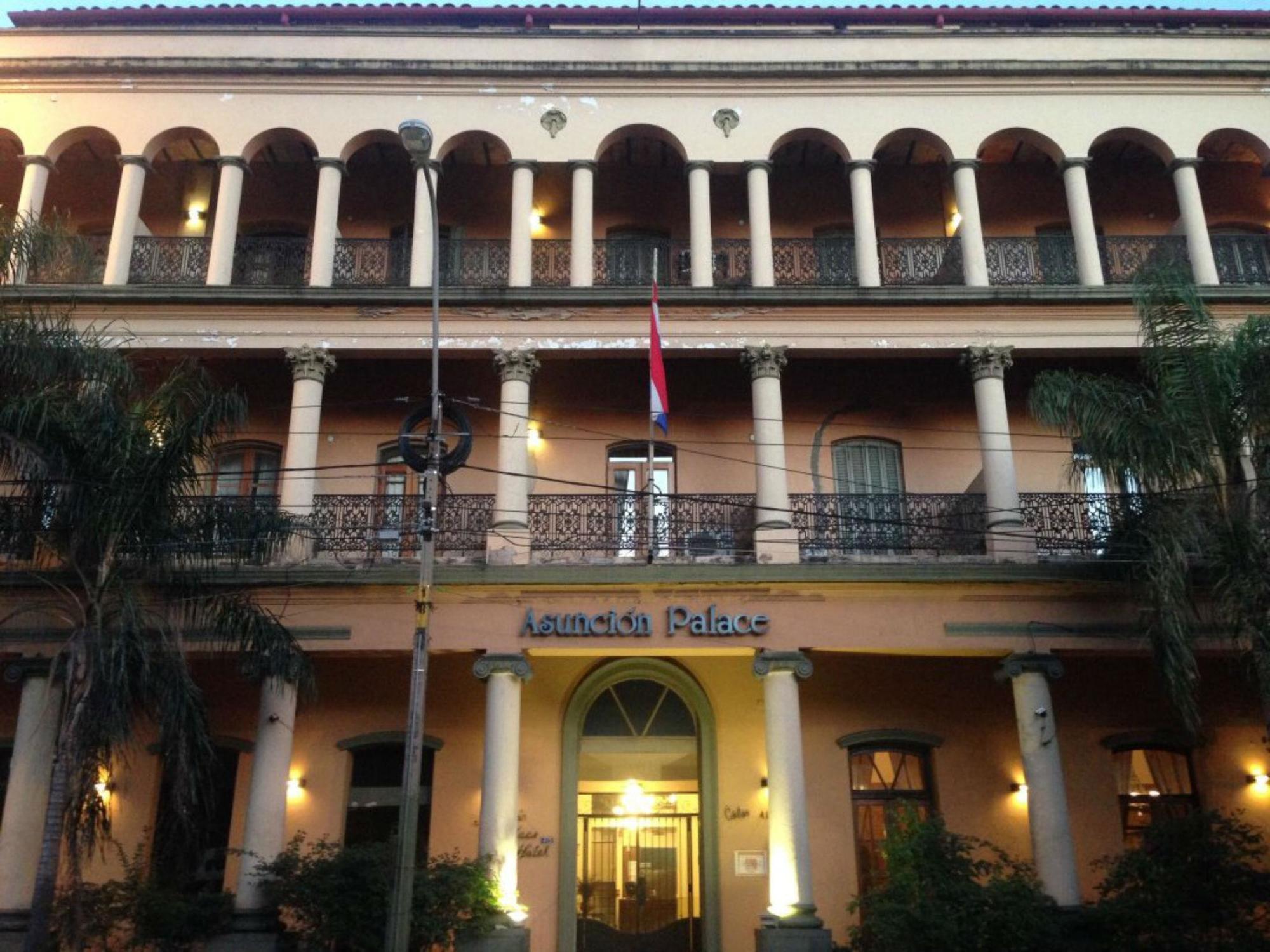 Asuncion Palace Exterior foto